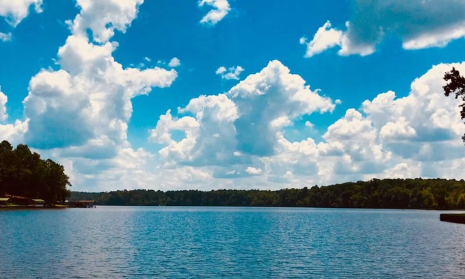 Eatonton House | 🌹UNIQUE PRIVATE RETREAT ON A PENINSULA "VIEWS IN ALL DIRECTIONS" 🌸