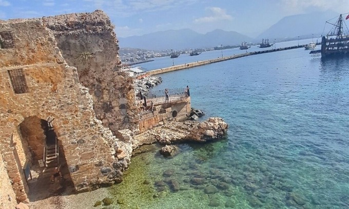 Alanya Apartment | Unique sea view, rooftop terrace apartment in central Alanya. Popular location
