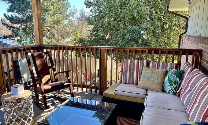Mar Lee House | Unique, Serene Space, Awesome Locale! 5mls to downtown&stadiums, 10 to RedRocks!