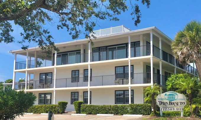 Sebastian Hotel | Unique Top-Floor Penthouse - 3BR/3BA - Panoramic Views - Boutique Hotel Setting