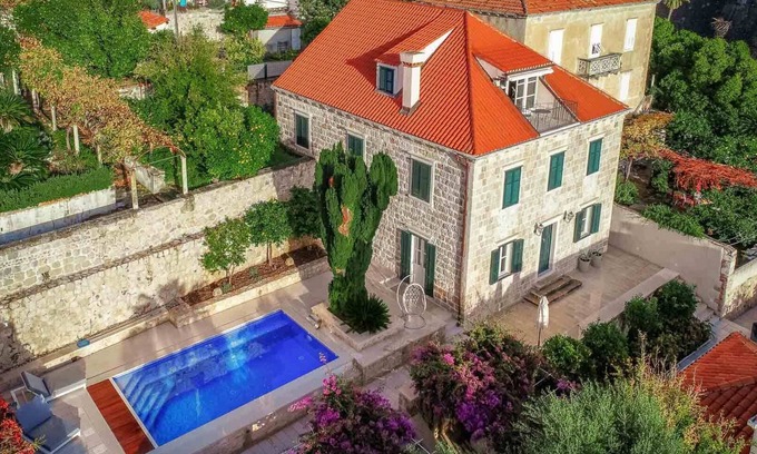 Pile Villa | Unique Villa With Magnificent View of Old Town