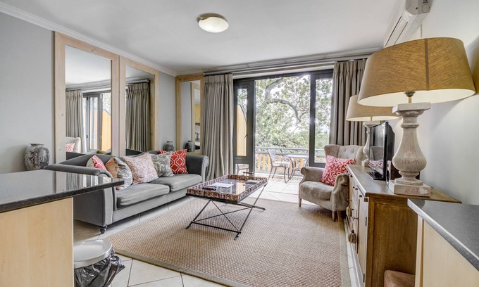 Stellenbosch Central Hotel | UniqueStay Oudehoek Apartment