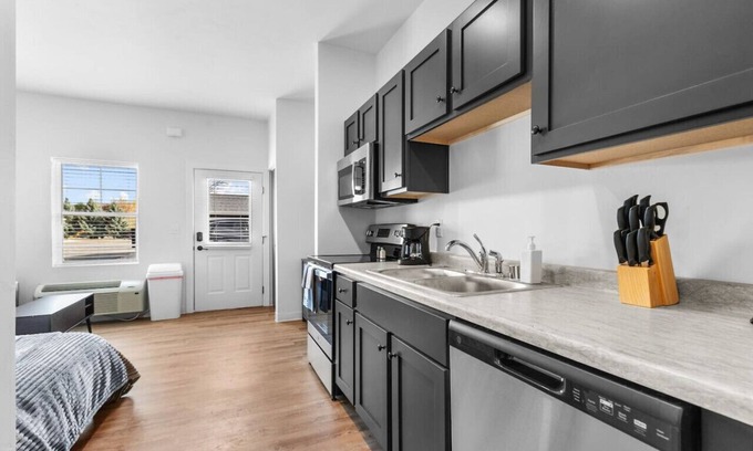 Neenah Apartment | Unit 3 Fox Flats Studios @ Neenah, WI
