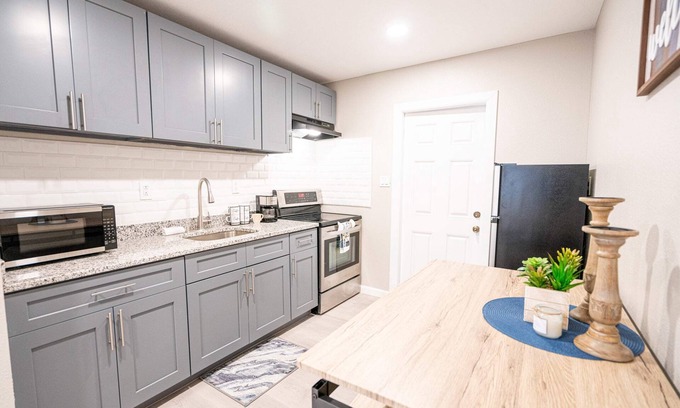 University Apartment | University Serenity Suites G