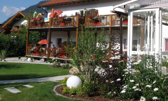 Reutte Apartment | Unobstructed view of the mountains, directly on the river Lech, near castle Neuschwanstein for 5