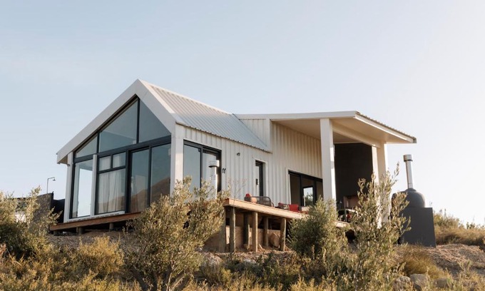 Paarl Villa | untether on Olive View