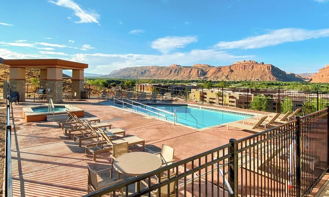 Moab Hotel | Unwind in a Spacious Room with Kitchen, Pet-Friendly, Free Parking