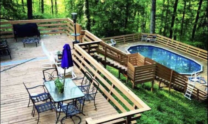 Pegram House | UP IN THE TREETOPS... CLOSE TO NASHVILLE