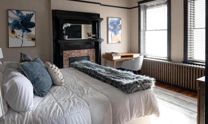 Cape Girardeau Apartment | Updated 3 bedroom unit with balcony!
