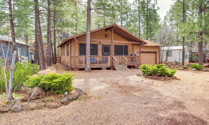 Pinetop Cottage | Updated Deck & Fireside Table: Pinetop Cottage
