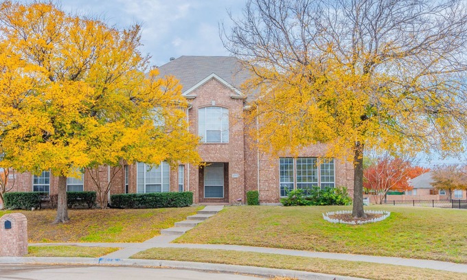 Frisco House | Updated Home with Outdoor Hot Tub, Grill, 4BR 4BTH