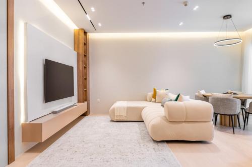 Dubai Apartment | Upgraded Marina 1BR - Sulafa Tower - Calming Views