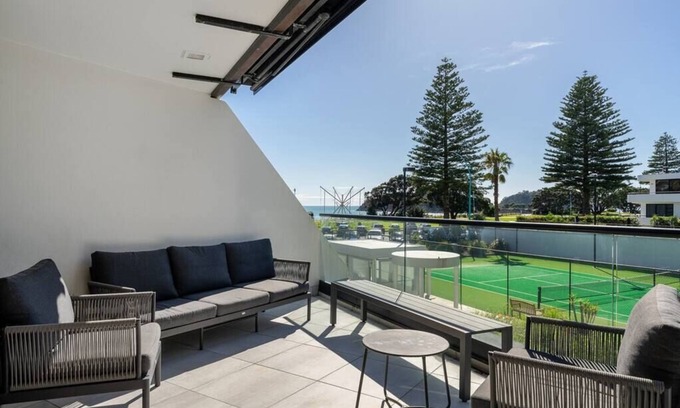 Mount Maunganui Apartment | Upmarket on Main Beach