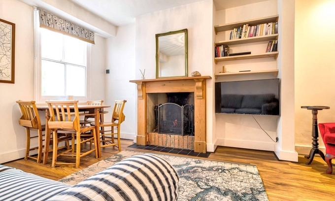 Oxford City Centre House | Upper Fisher Row | Oxford Holiday Let | 3 Beds & Sleeps 5