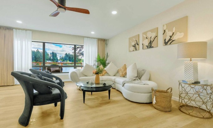 Lakeland South House | Upper Lakefront Escape | 3BR/2BA with Serene Views