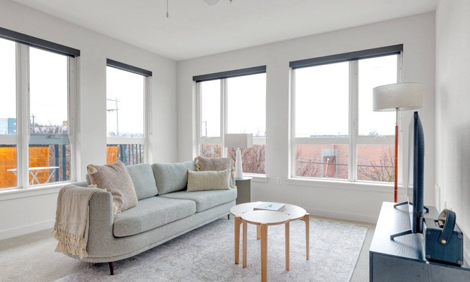 West Woodland Apartment | Upscale Ballard 2BR w/ BBQ, Lounge & W/D, onsite retail, by Blueground