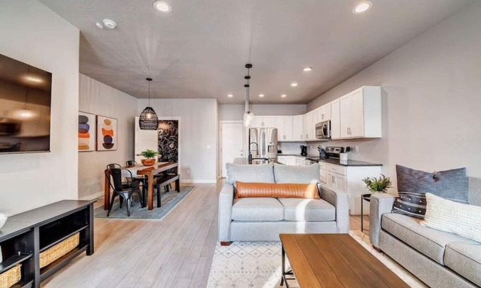 Bluffdale House | Upscale Bluffdale Townhome w/2 Car Garage