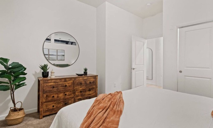 Central Business District Apartment | Upscale Downtown Apartment
