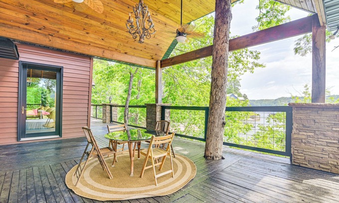 Houston House | Upscale Getaway on Smith Lake w/Boat Dock