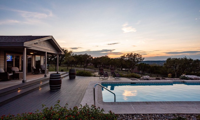 Ingram House | Upscale, Magnificent Views, Dog Friendly. Owner Friendly!