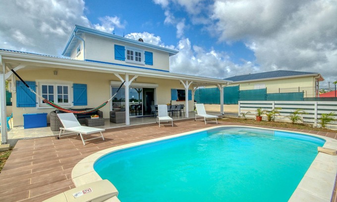 Riviere-Salee Villa | Upscale villa with swimming pool (MQRS07)