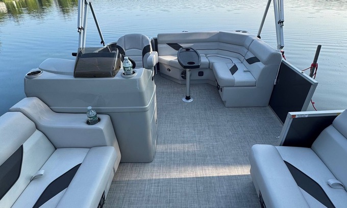 Nassau House | Upstate Lakefront-king bed, fire pit, fireplace,kayak, pontoon boat cruise