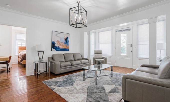 Central Carrollton Association House | Uptown 4 Bedroom Home
