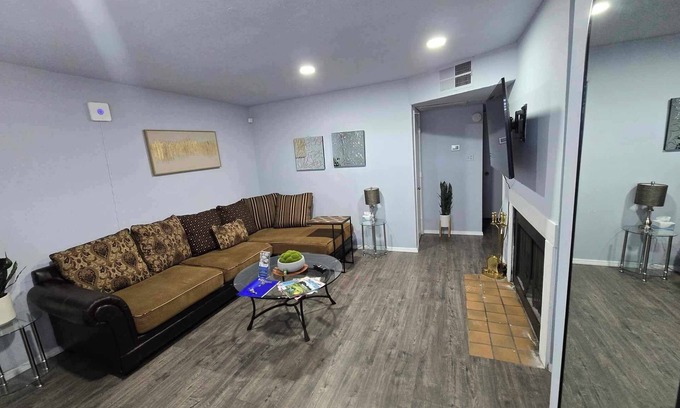 Albuquerque Apartment | UPTOWN LOCATED! Lovely with fireplace & Garden