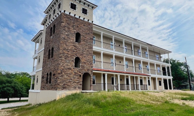 New Braunfels Condo | Uptown River Front Condos #102