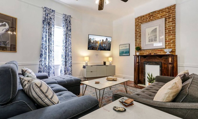 Freret House | Uptown Spacious 4BD/3BA with Historic Charm