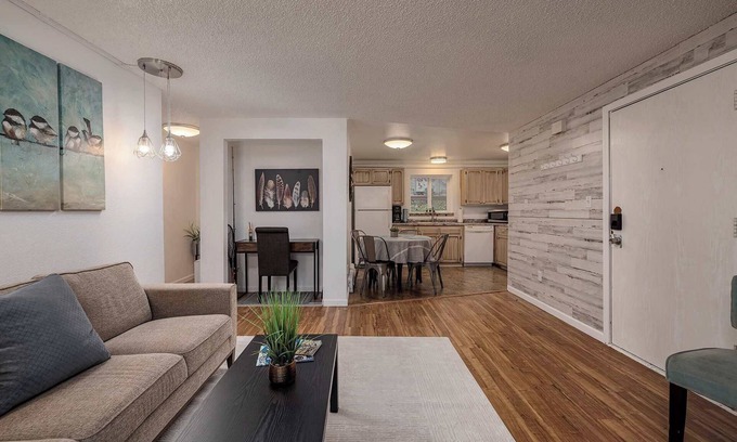Taku - Campbell Apartment | Urban Anchorage 2BR Hideaway