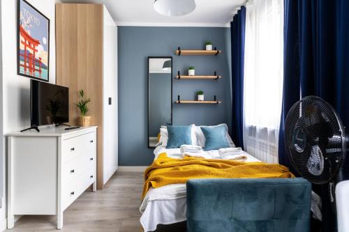 Mirow Apartment | Urban Chic & Great Location & Modern Studio Apartment - #O3