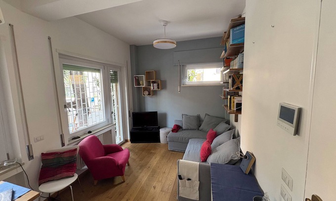 Quartiere XVII Trieste Apartment | Urban Escape in Caprera Square, quiet, modern and with a nice terrace