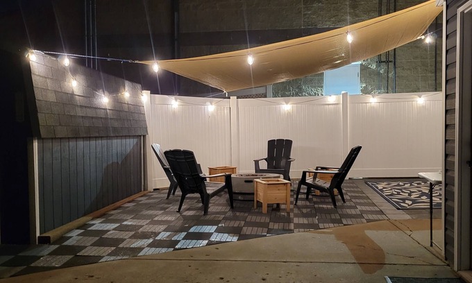St. Joseph Apartment | Urban Oasis: Cozy 2-bedroom apartment in the center of Saint Joseph