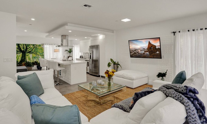 The Roads House | Urban Oasis Hideaway 3B/2.5B
