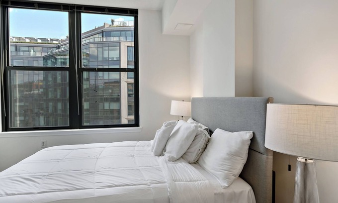 Navy Yard Apartment | Urban Oasis Retreat | Navy Yard