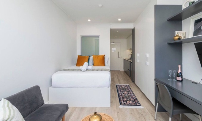 Salt River Apartment | Urban Studio at 1 on Albert