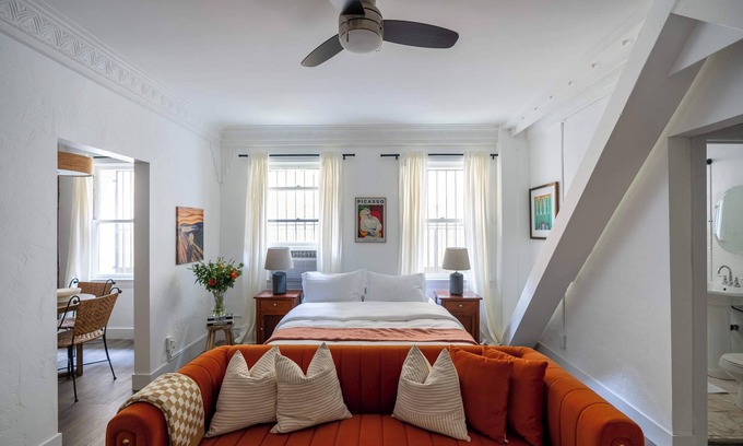 Wilshire Apartment | Urban Studio in Korea Town