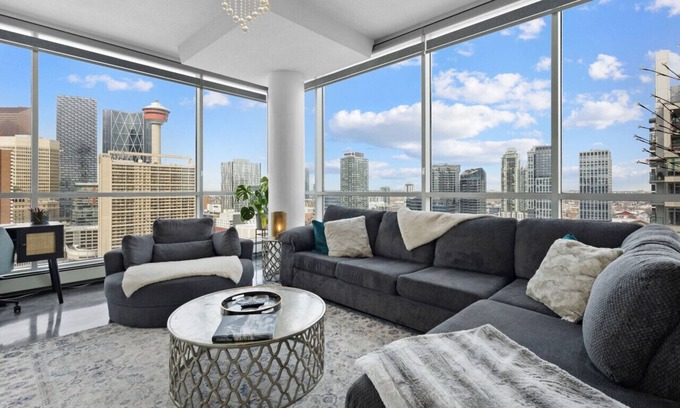 Beltline Apartment | Urbanest by Birdstone Nests