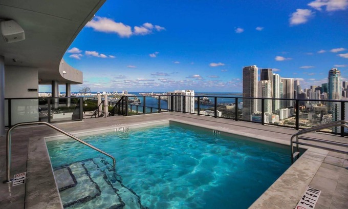 Town Square Condo | Enjoy Exquisite Views from This Luxurious Miami Condo