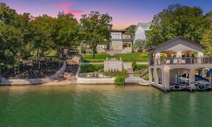 Steiner Ranch House | UT Football Fave - Waterfront, Private Mini Beach!