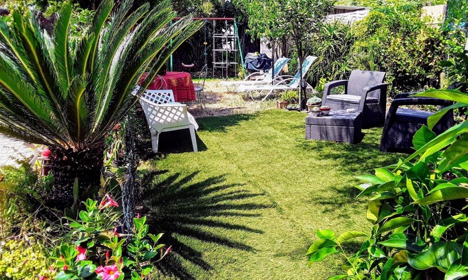 La Londe-les-Maures Villa | Vac mer VAR. Rent T2. 80m2 in wing of villa 4/5 pers in La Londe les Maures.