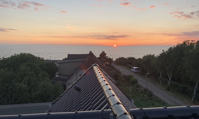 Meschendorf Apartment | Vacation apartment "Baltic Sea in view" 50m walk to the beach and sea view