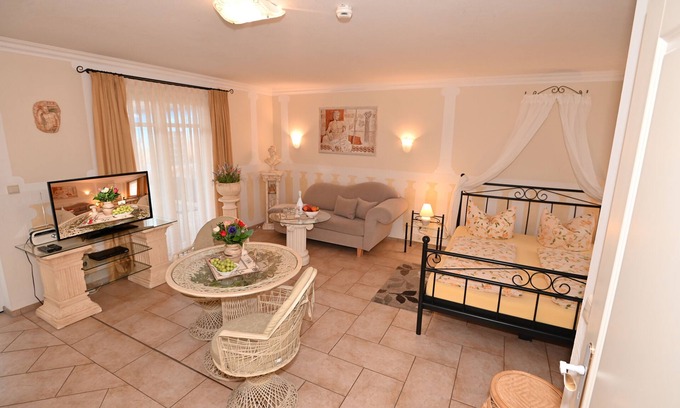Warnemuende Apartment | Vacation apartment/apartment for 2 guests with 36m² in Warnemünde (173600)