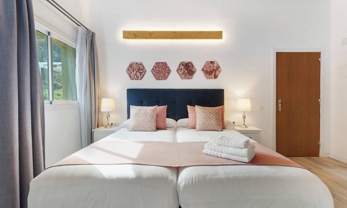 Tegueste Apartment | Vacation Apartment 'Casa Lomo El Aire Aceviño' with Sea View, Shared Pool and Wi-Fi