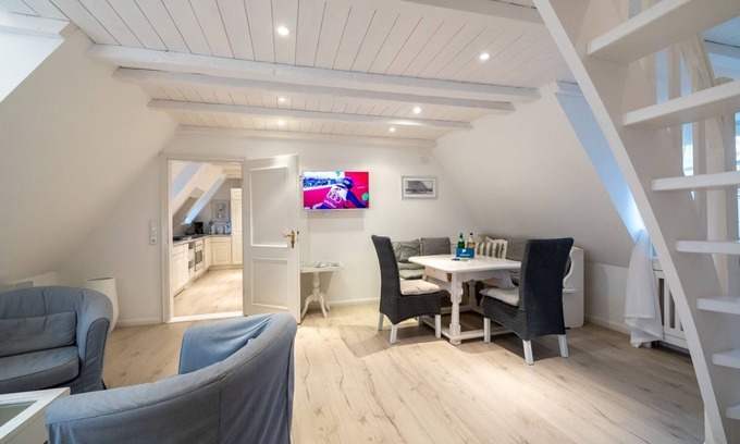 Wrixum Apartment | Vacation apartment Silbermöwe- Herrenhof Wrixum - Vacation in the historic