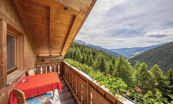 Sarentino Apartment | Vacation Apartment "Zirm - Wieserhof" with Wi-Fi; Pet-Friendly