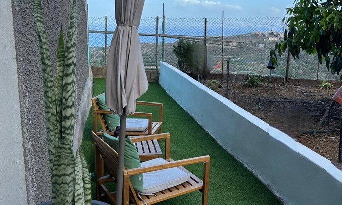 La Guancha Apartment | Vacation 'Chicho's Home' with Sea View, Private Terrace and Wi-Fi