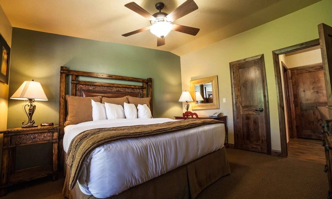 Zion National Park South Entrance Hotel | Vacation Day Is Always A Great Idea! Near George Baker River Park, Free Parking