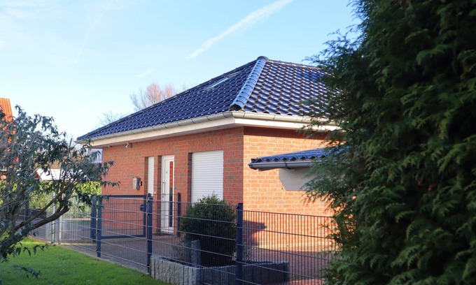 Dorumer Neufeld House | "Vacation home Nordseebrise: relaxation and comfort on the North Sea coast!"